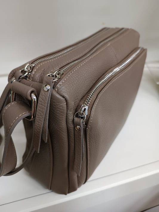 Art. 1045 taupe