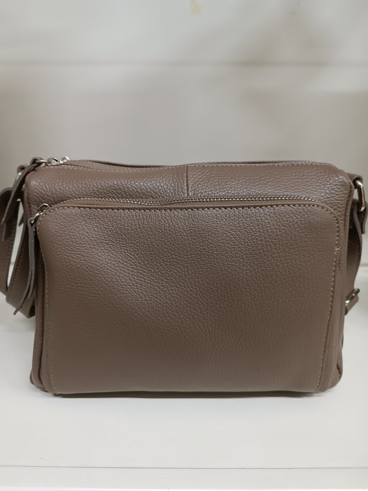 Art. 1045 taupe