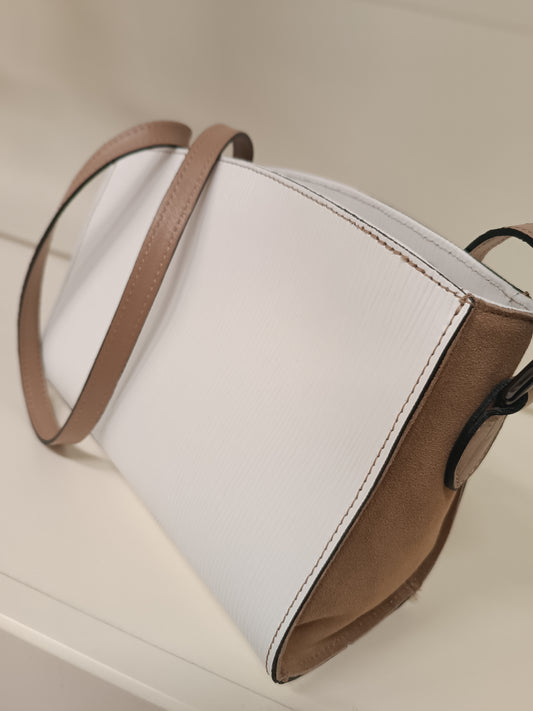 Art. 10450a white