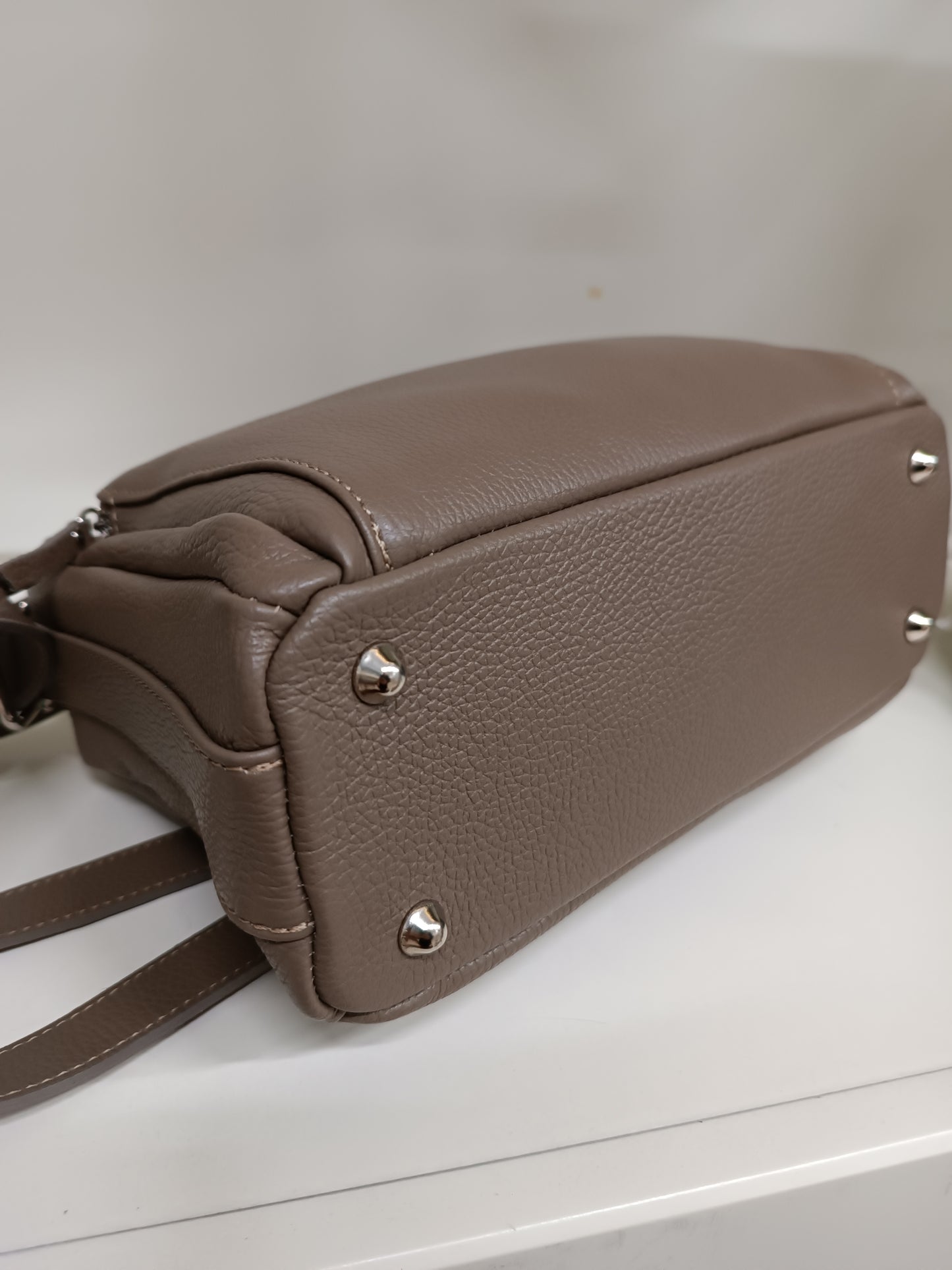 Art. 1045 taupe