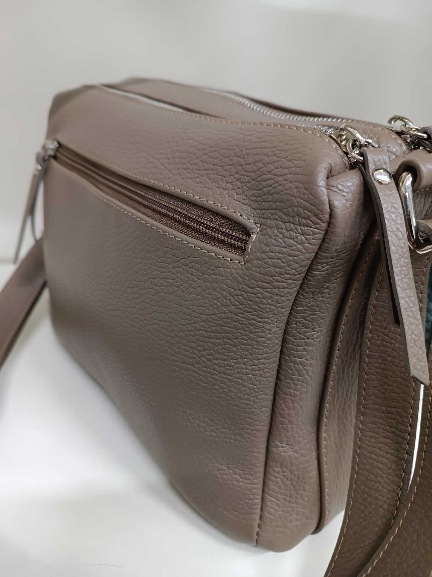 Art. 1045 taupe